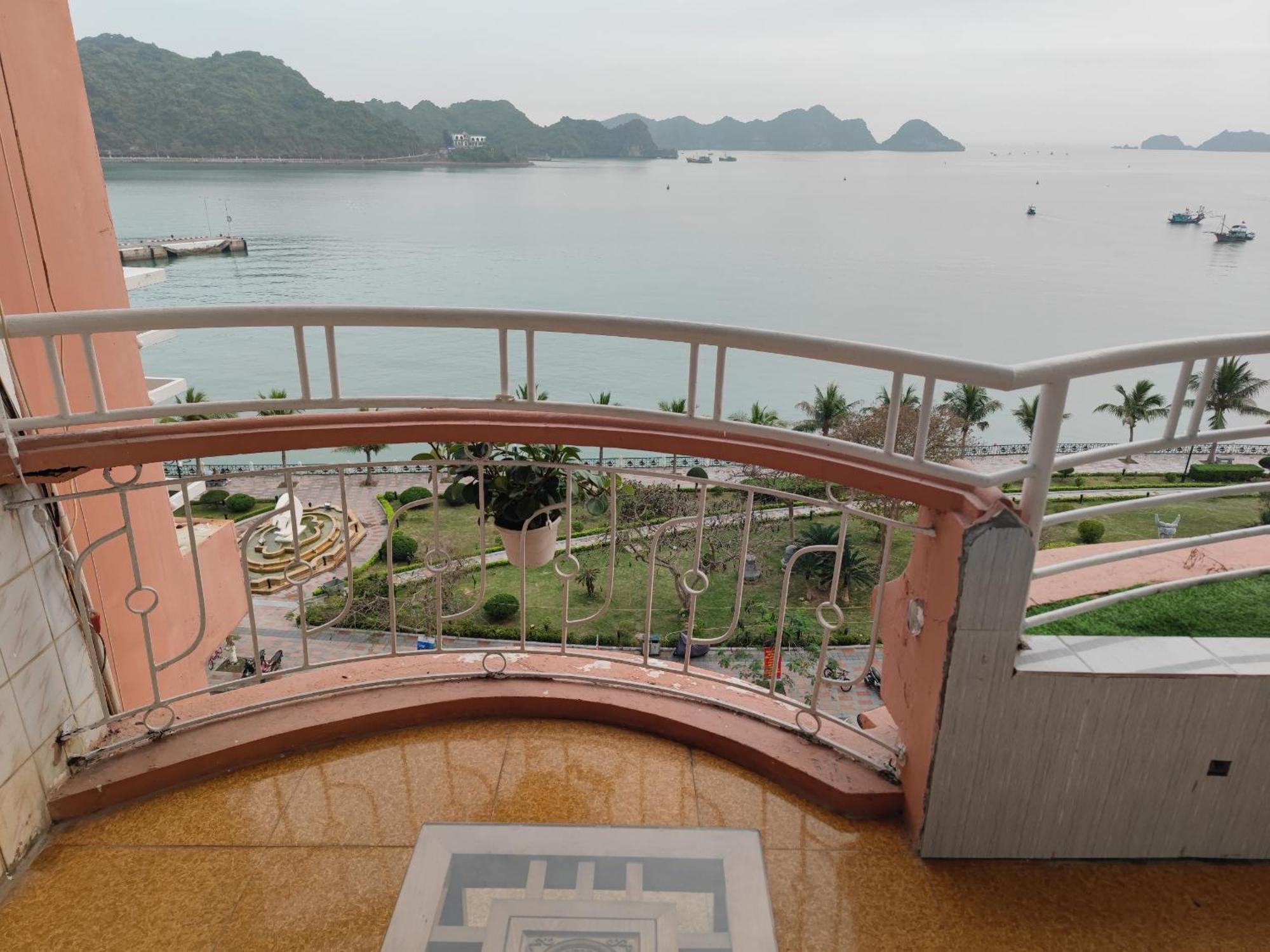Star Hotel Cat Ba Island Екстер'єр фото