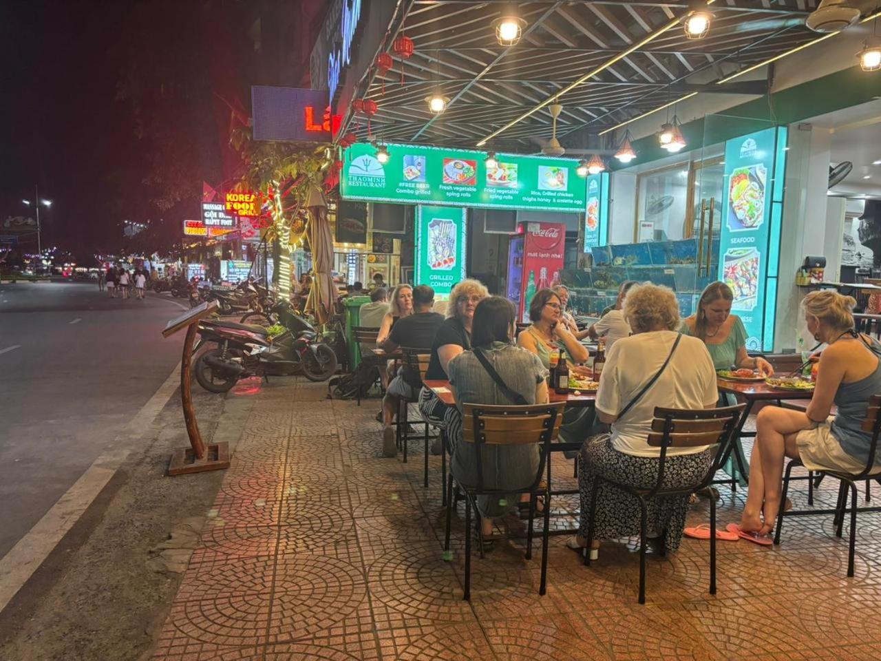 Star Hotel Cat Ba Island Екстер'єр фото